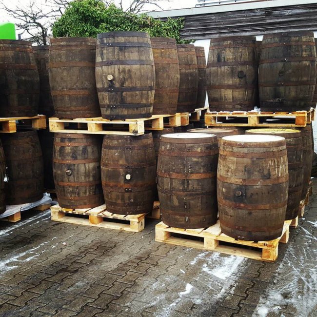 Islay Whisky Fässer